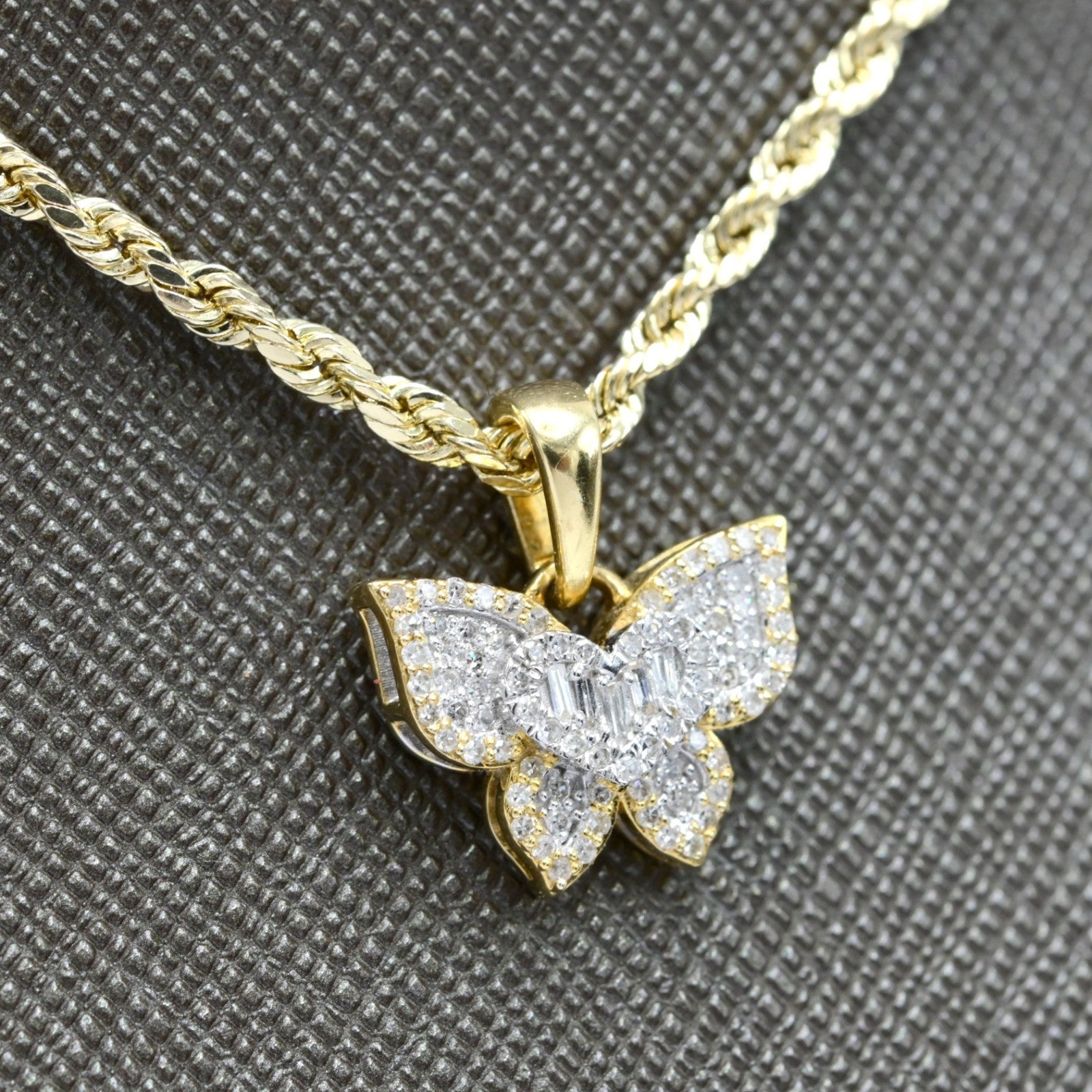 10k Yellow Gold 0.25CTW Round & Baguette Diamond Butterfly Pendant 1.9g Charm