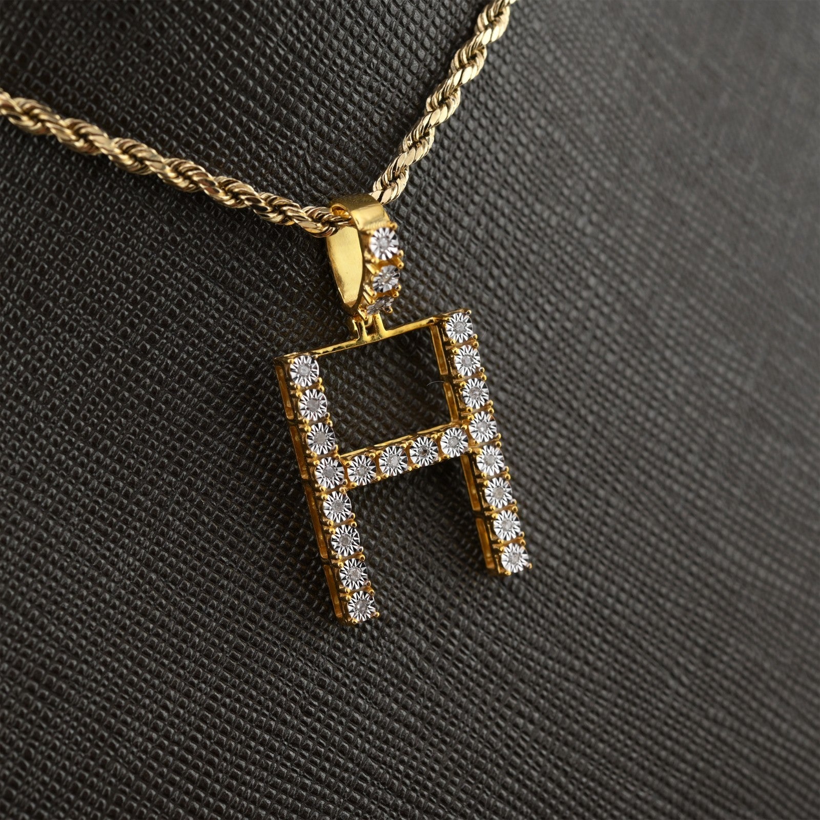 925 Yellow Natural 0.15 CTW Diamond Initial Alphabet "H" Pendant 2g Unisex Charm