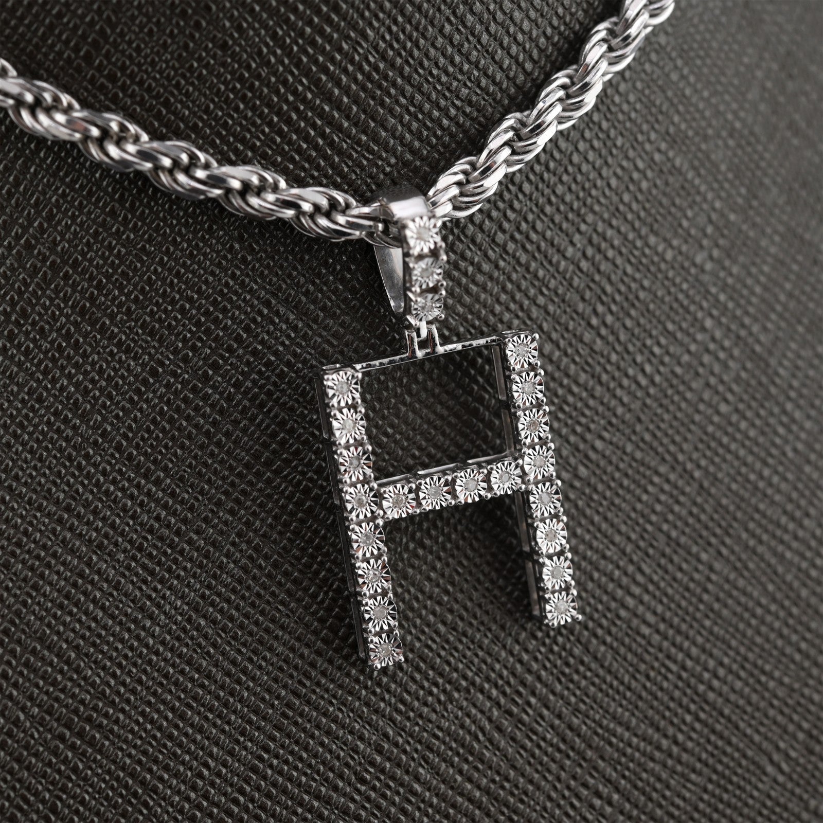 925 Silver Natural 0.15 CTW Diamond Initial Alphabet "H" Pendant 2g Unisex Charm