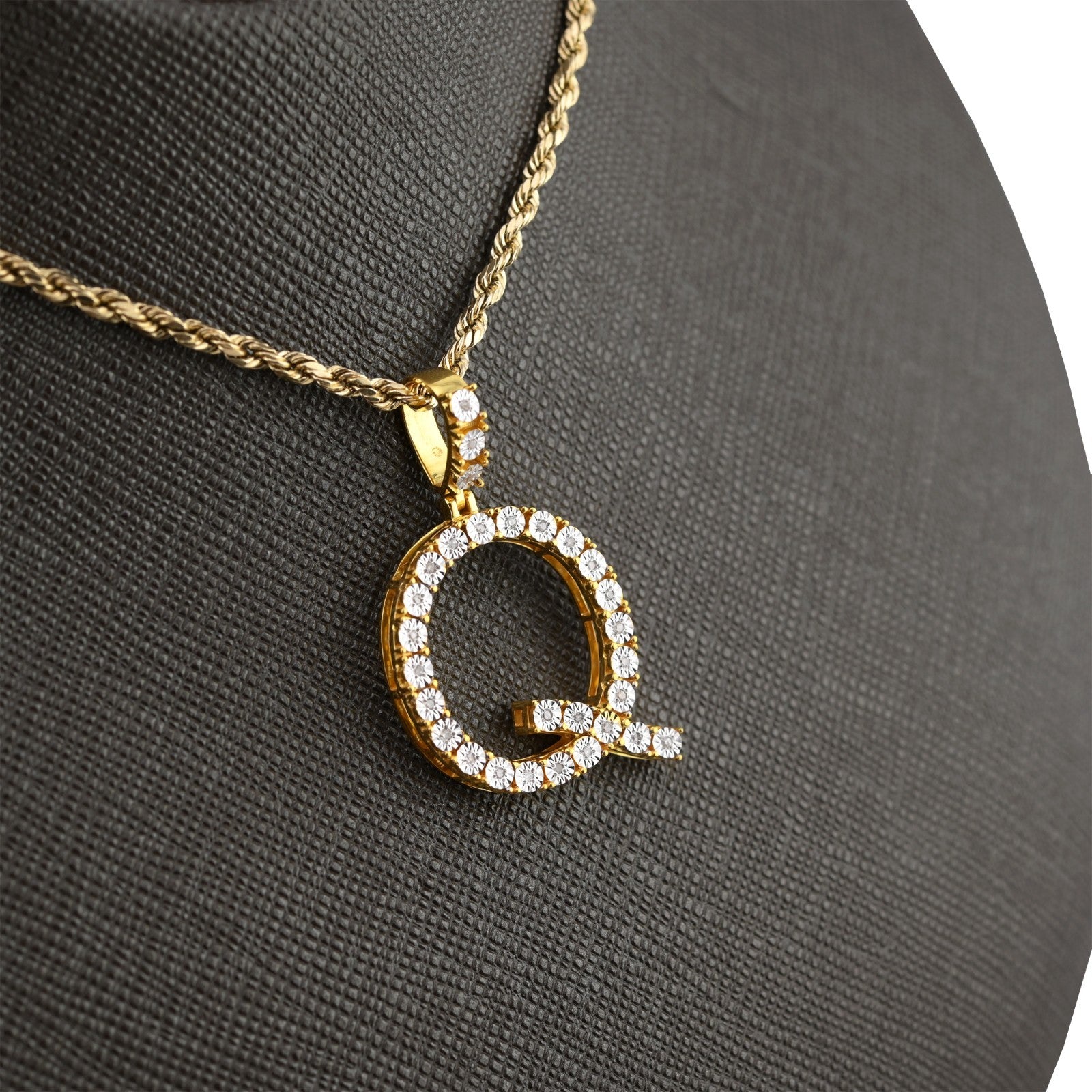 925 Yellow Natural 0.15 CTW Diamond Initial Alphabet "Q" Pendant 2g Unisex Charm