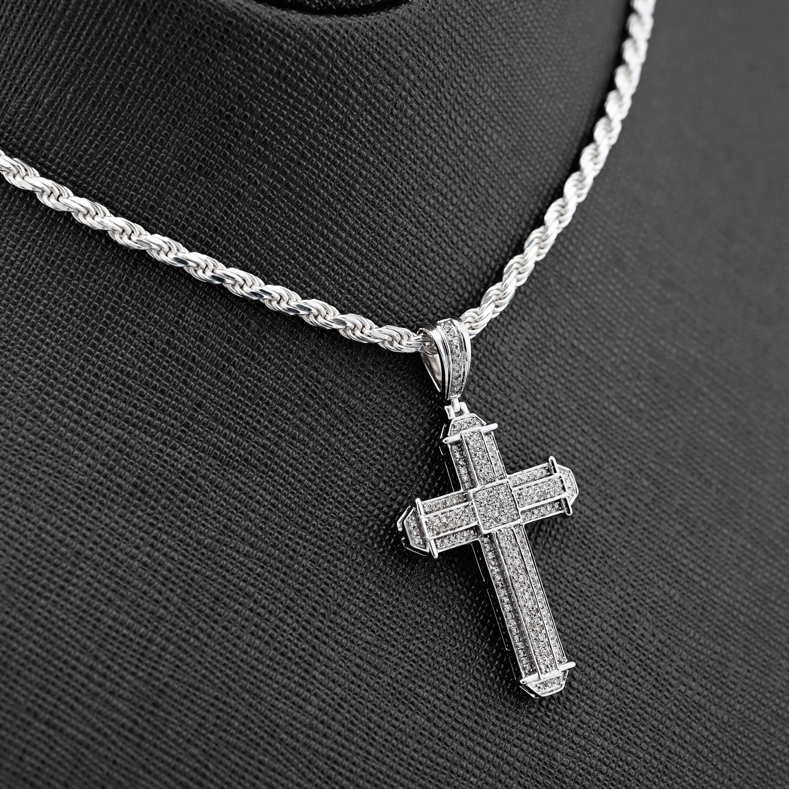 10k White Gold 0.5CTW Natural Diamond Cross Charm 5.3gms Religious Mens Pendant