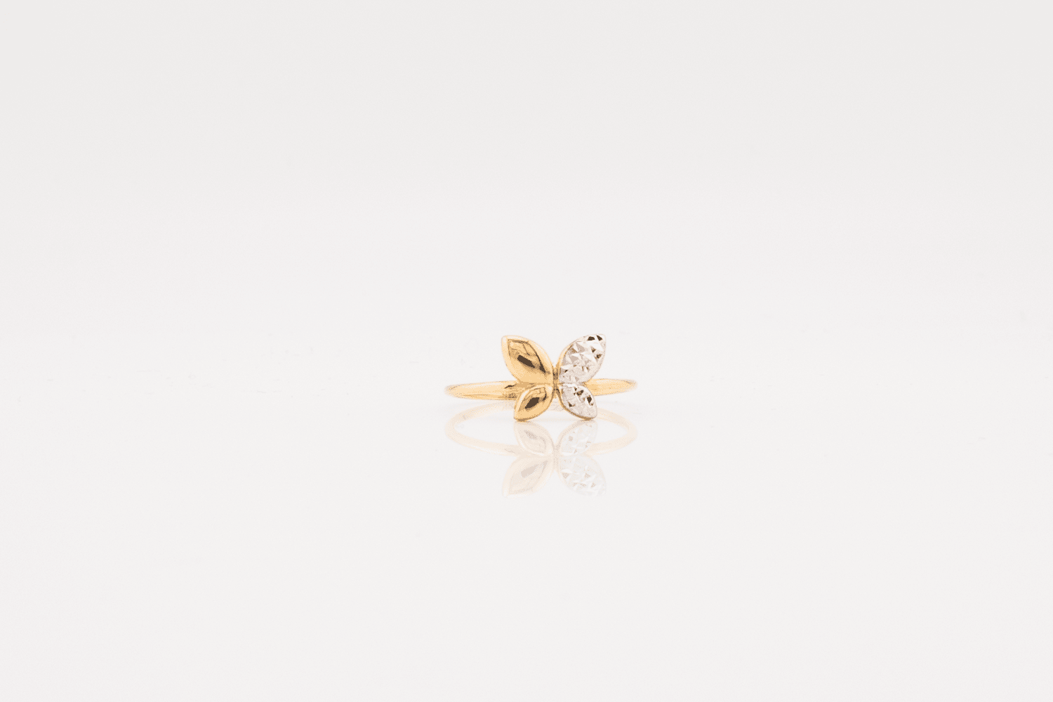 10kt Yellow Gold Butterfly Ring for Women ÃƒÆ’Ã‚Â¢ÃƒÂ¢Ã¢â‚¬Å¡Ã‚Â¬ÃƒÂ¢Ã¢â€šÂ¬Ã…â€œ Size 7.5, Diamond - Cut Design 1.3g - Elite Jewelers - Rings