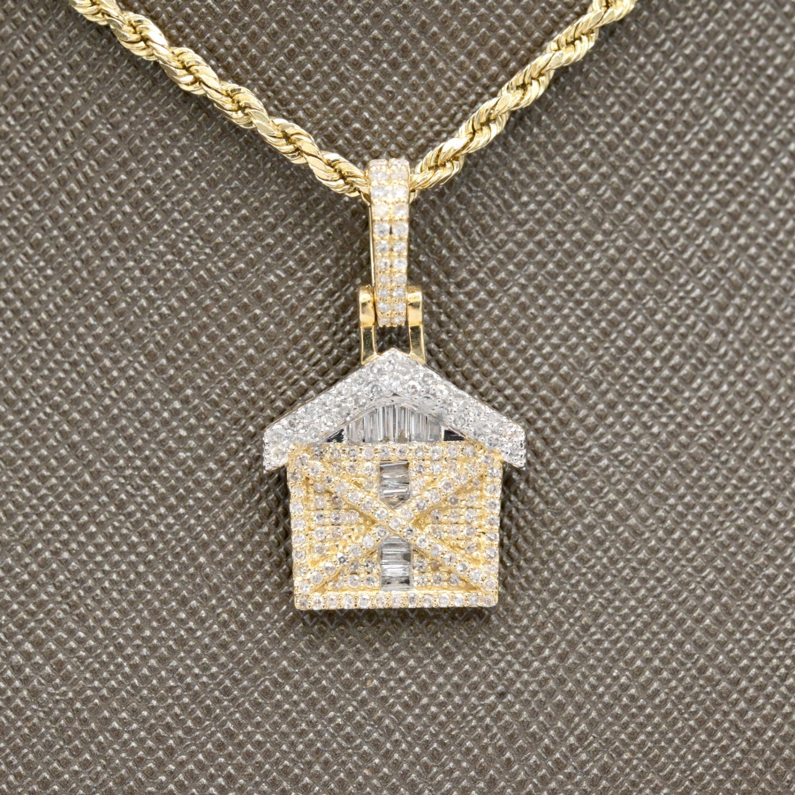 10k Yellow Gold 0.7CTW Round & Baguette Diamond Trap House Pendant 2.5g Charm