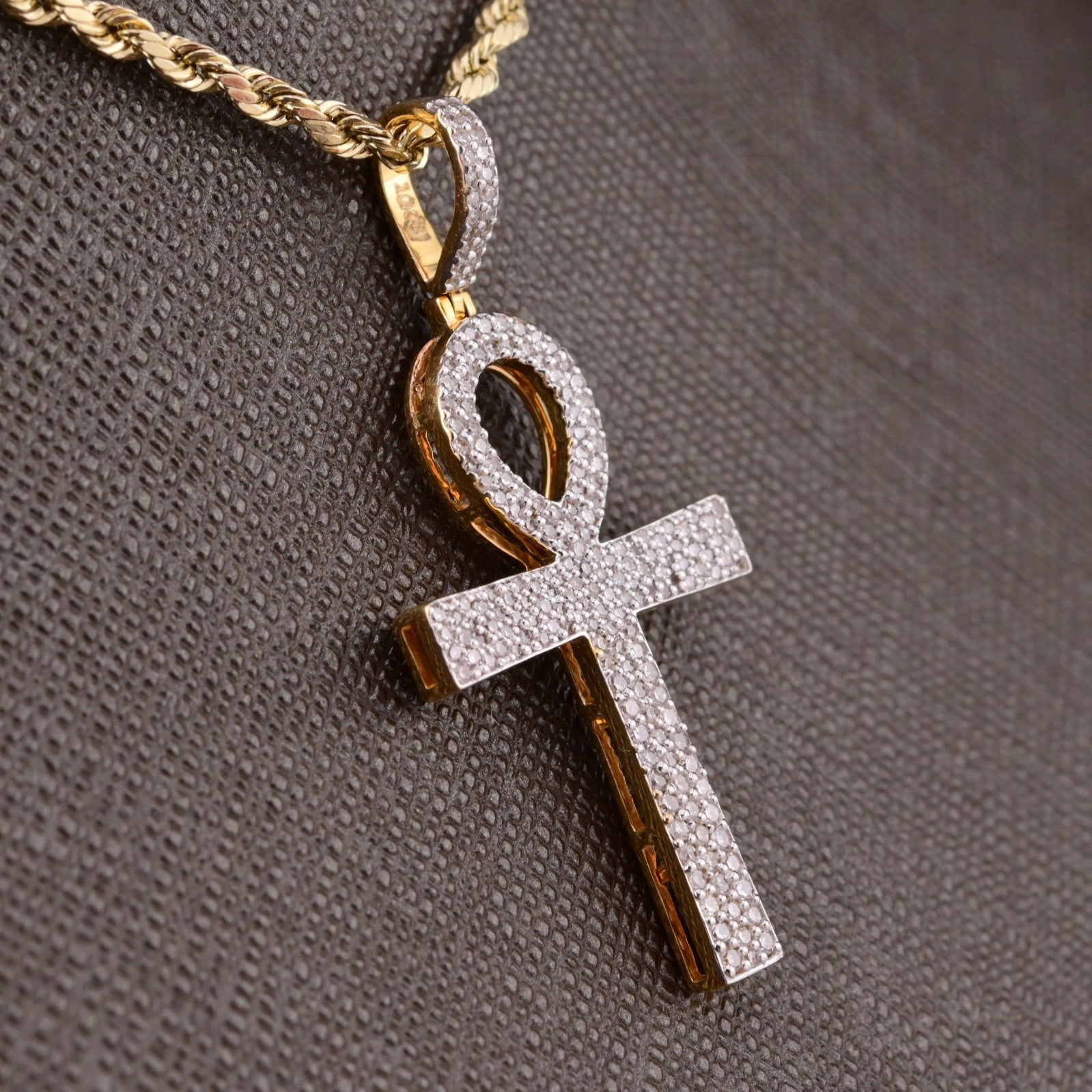 10k Yellow Gold 0.6CTW Natural Round Diamond Ankh Cross Pendant 2.6g Charm