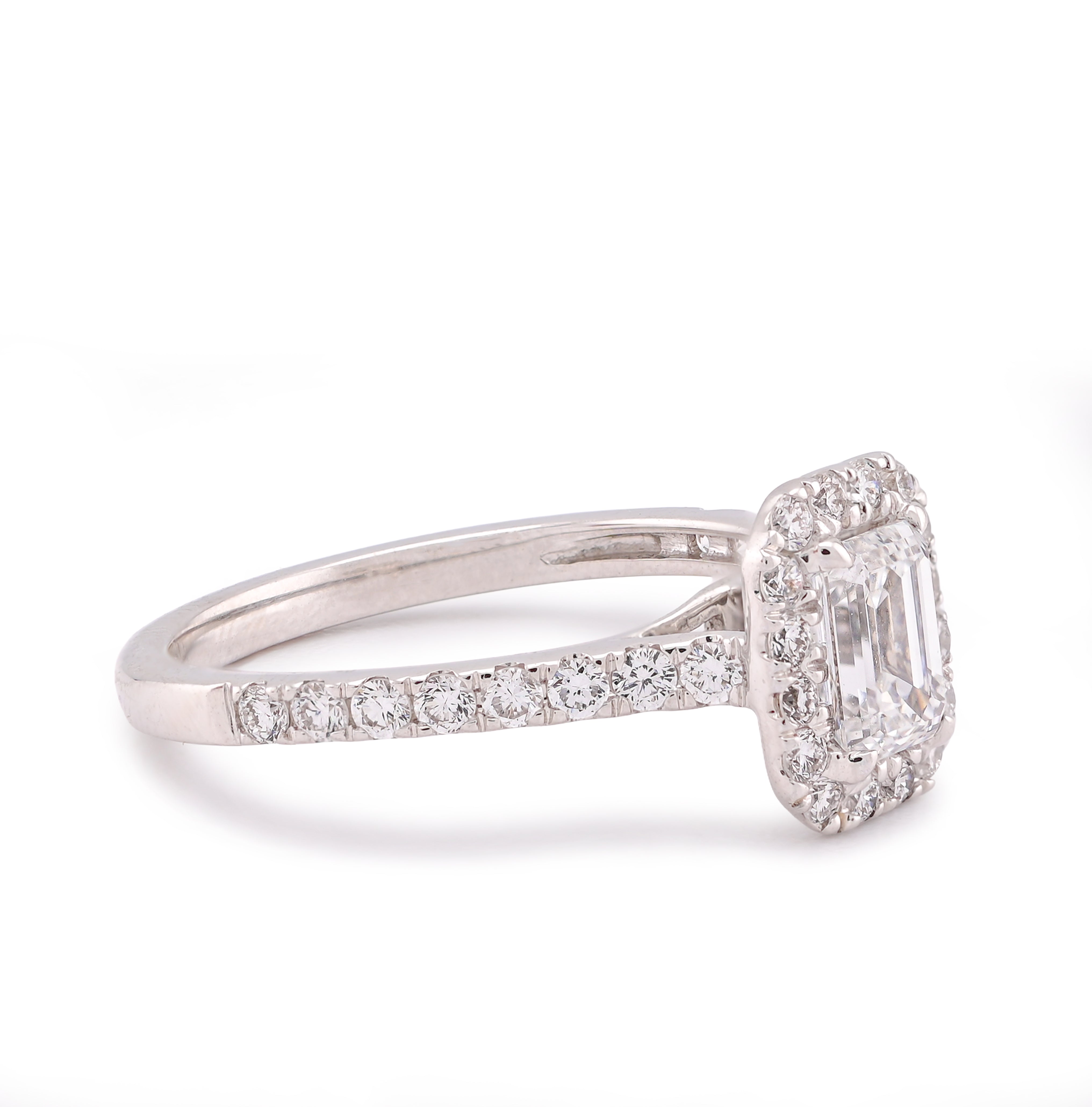 14K White Gold Halo Centre Emerald 1.35CT Lab Diamond Women Ring